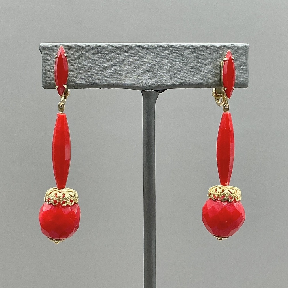 Vintage‎ Earrings Gold Tone Red Plastic Beaded Dangle Drop Clip On Jewelry 2.25"